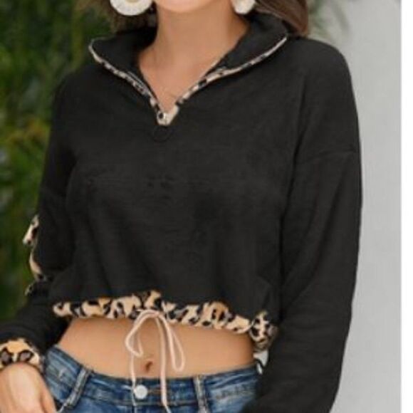 Black Animal Print Trimmed‎ Sherpa Crop Top - Picture 1 of 2